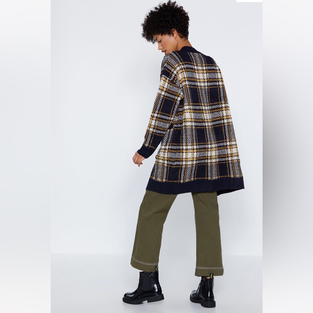 Nastygal- Don’t Make Me Plaid Cardigan - One Size